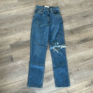 Abercrombie & fitch the 90’s straight ultra high rise size 27/4R